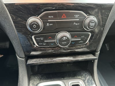 2022 Chrysler 300 300 Touring L