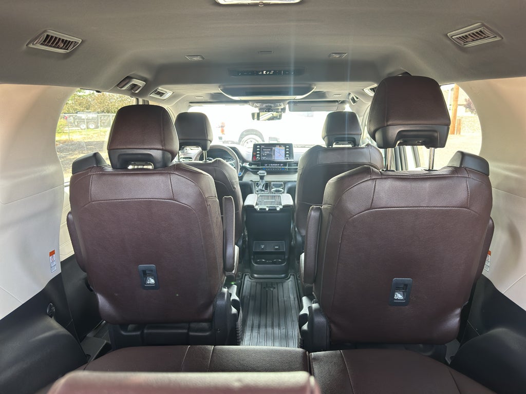 2023 Toyota Sienna Platinum