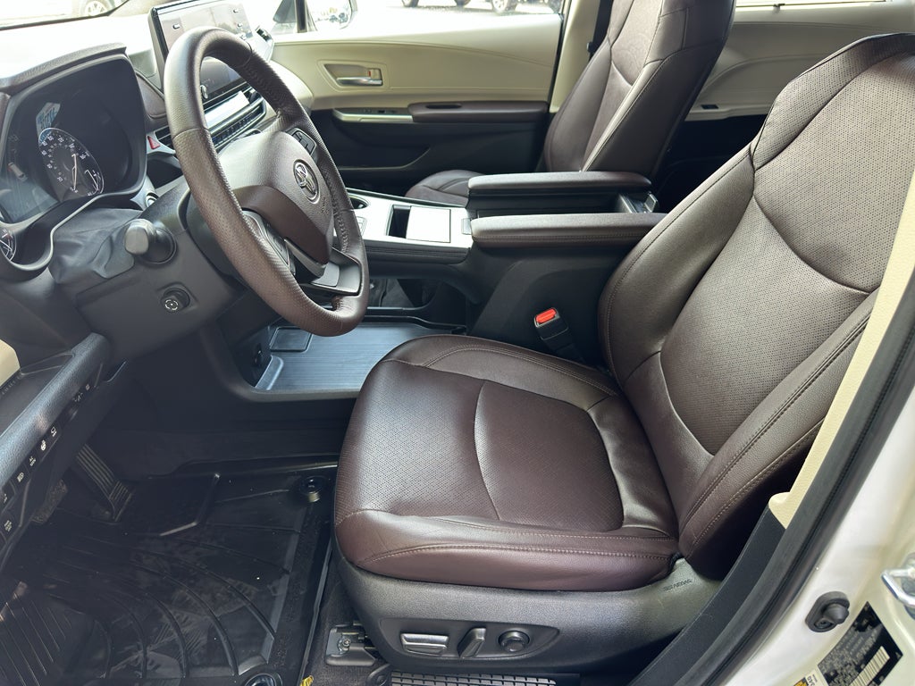 2023 Toyota Sienna Platinum