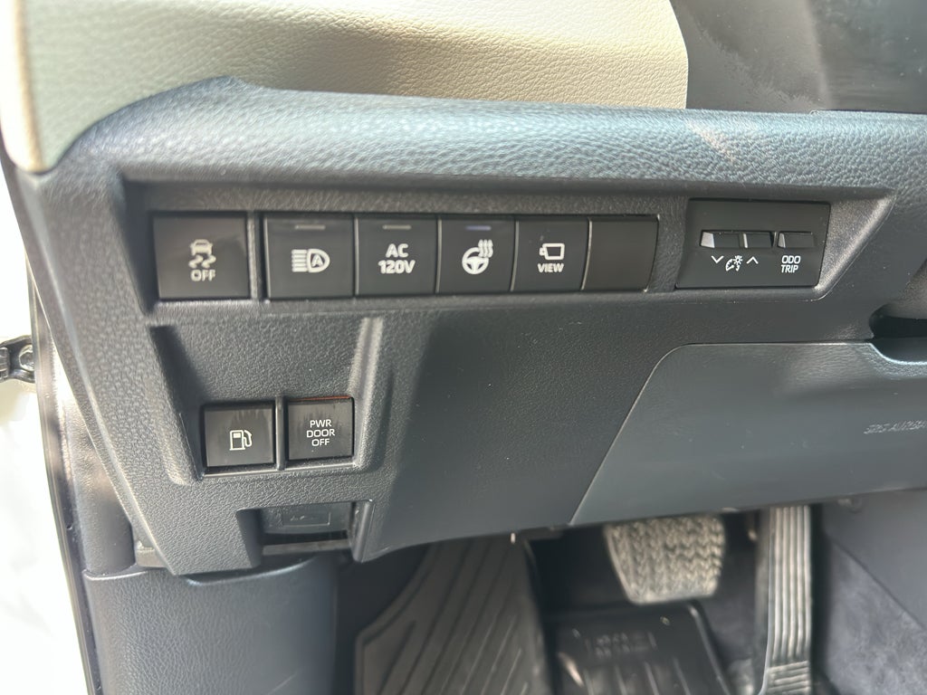 2023 Toyota Sienna Platinum
