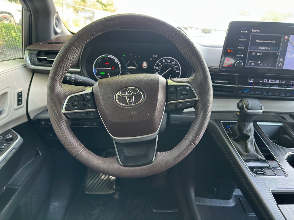 2023 Toyota Sienna Platinum