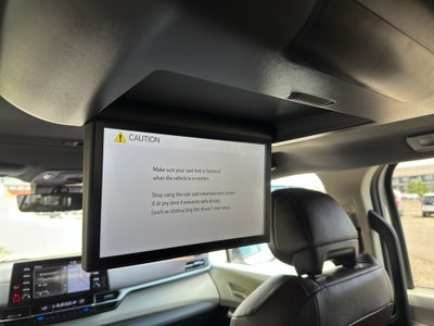 2023 Toyota Sienna Platinum