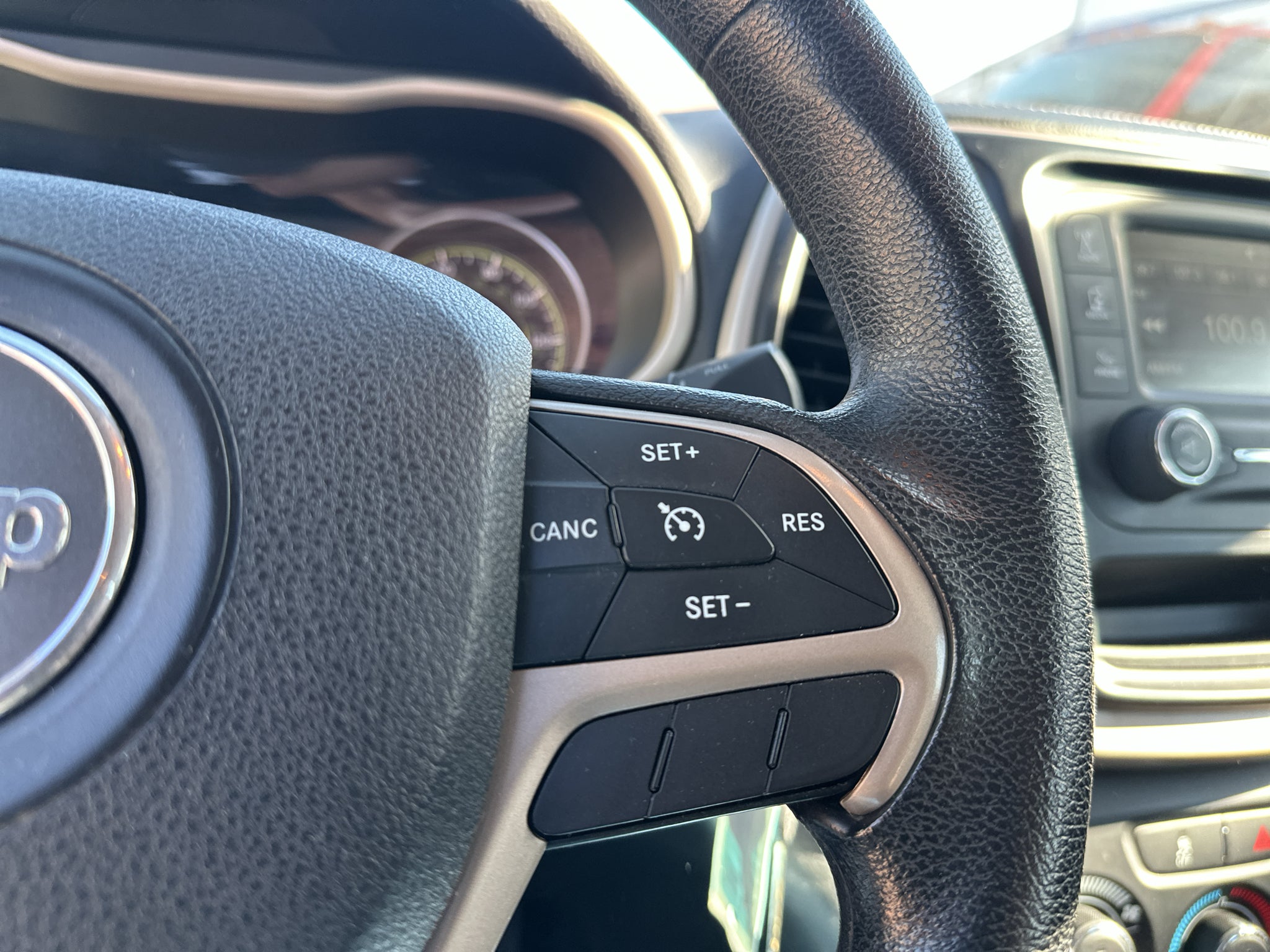 2015 Jeep Cherokee Sport