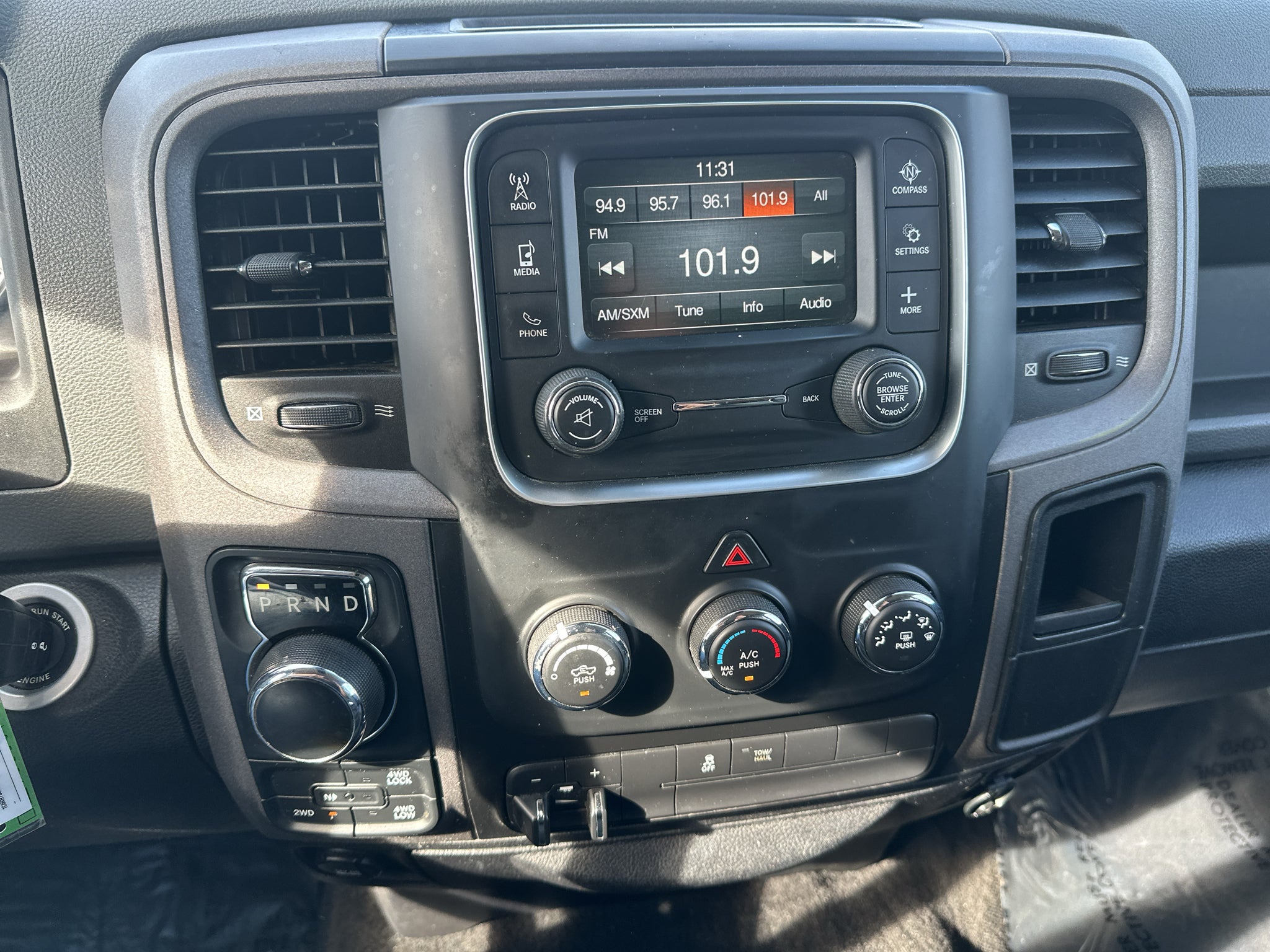 2017 RAM 1500 Tradesman Crew Cab 4x4 6'4" Box