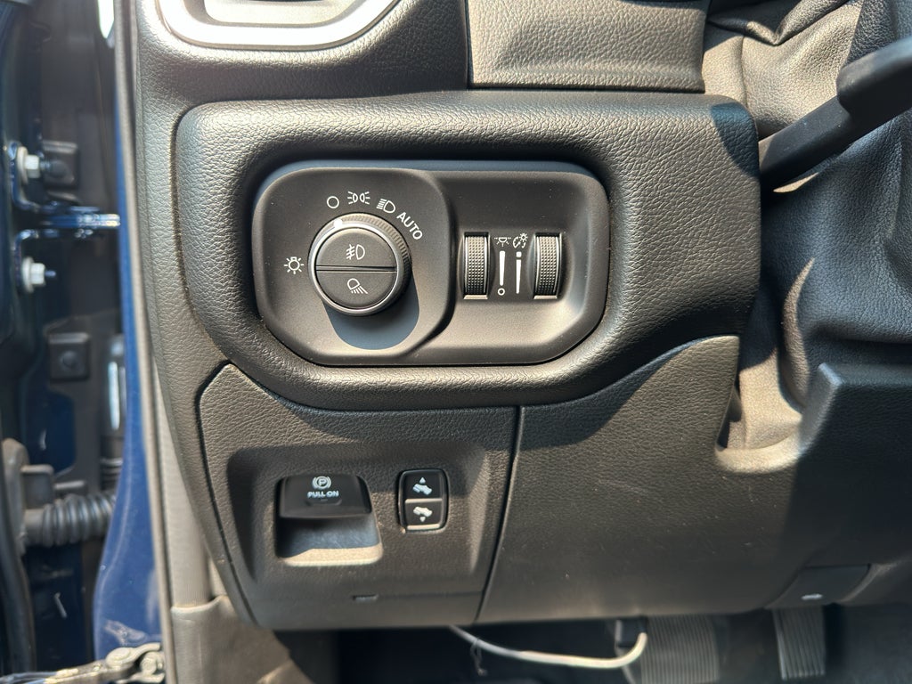 2019 RAM 1500 Big Horn/Lone Star Crew Cab 4x4 6'4" Box