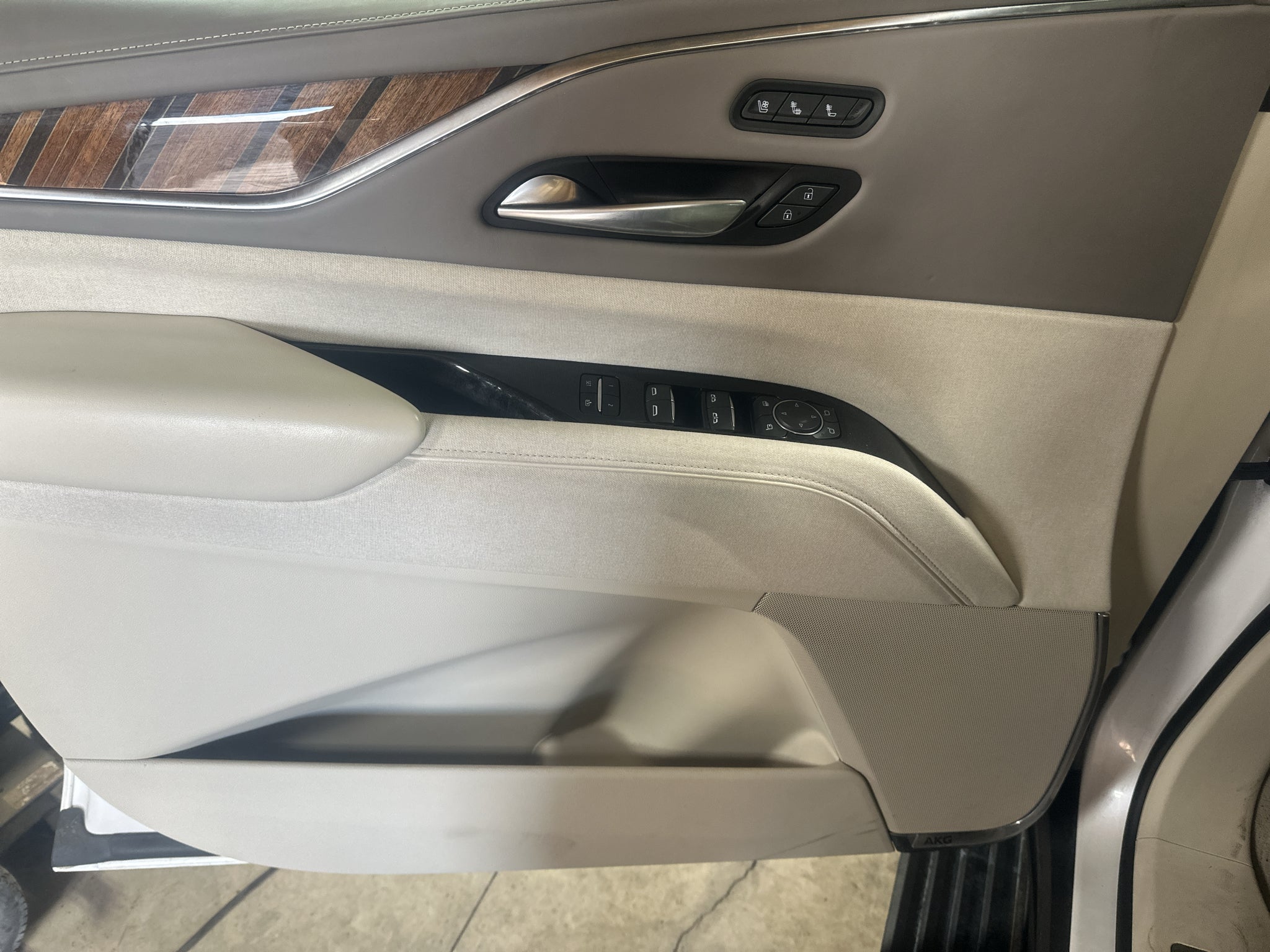 2023 Cadillac Escalade ESV 4WD Sport Platinum