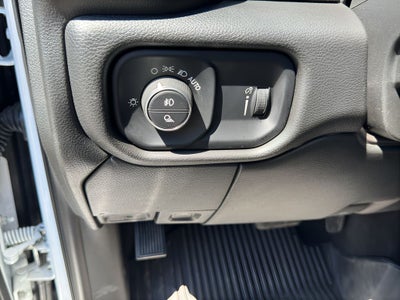 2025 RAM 3500 Tradesman Crew Cab 4x4 8' Box