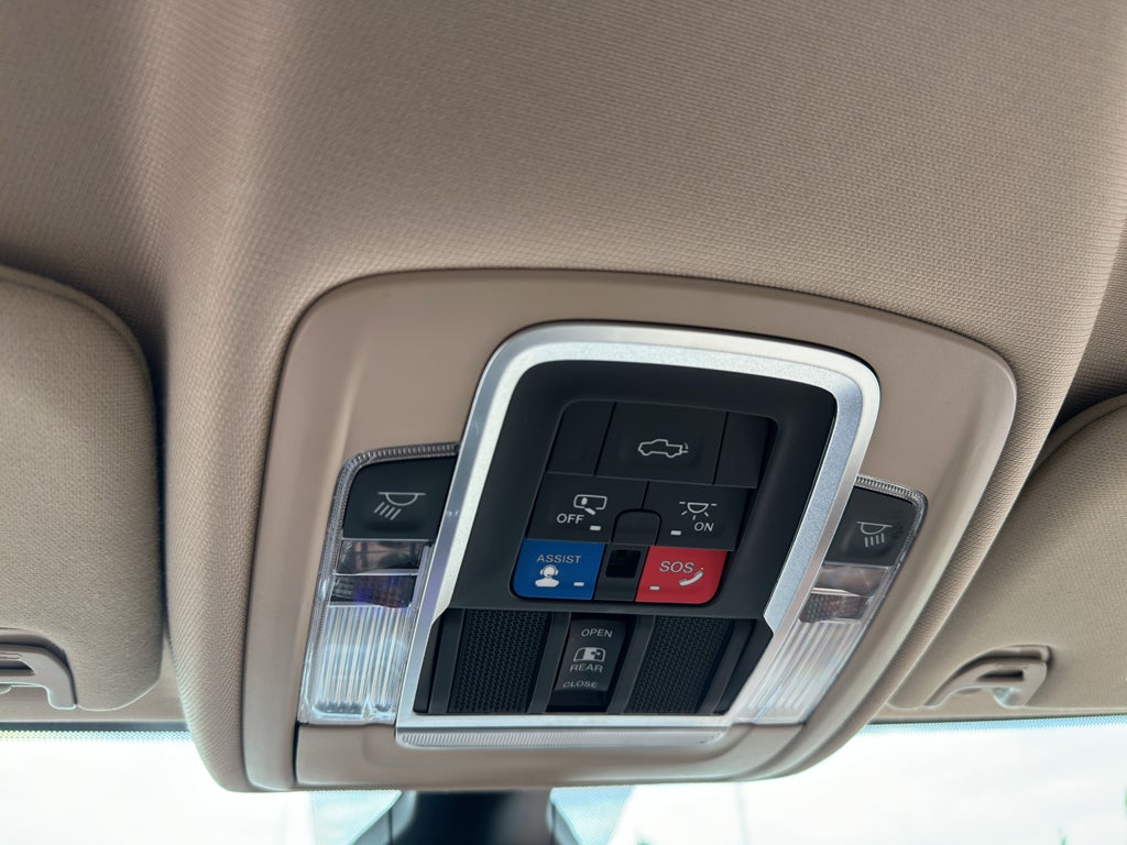 2022 RAM 3500 Laramie Crew Cab 4x4 8' Box