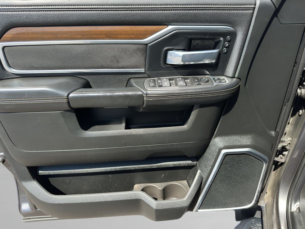 2023 RAM 3500 Laramie Crew Cab 4x4 8' Box