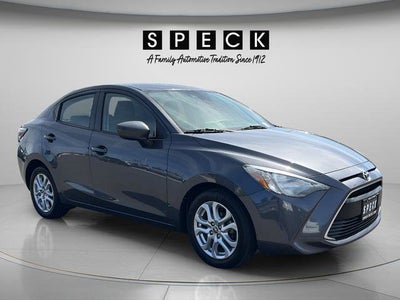 2018 Toyota Yaris iA Manual (Natl)