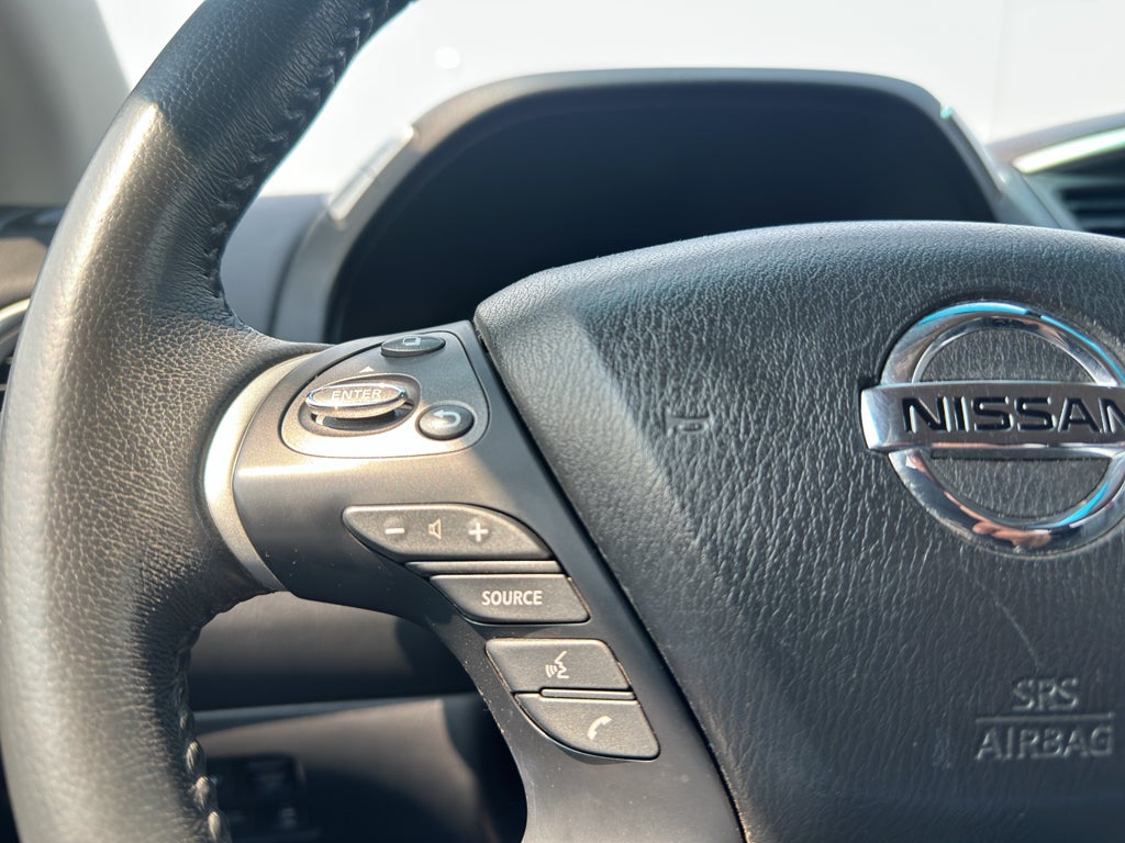 2017 Nissan Pathfinder SL