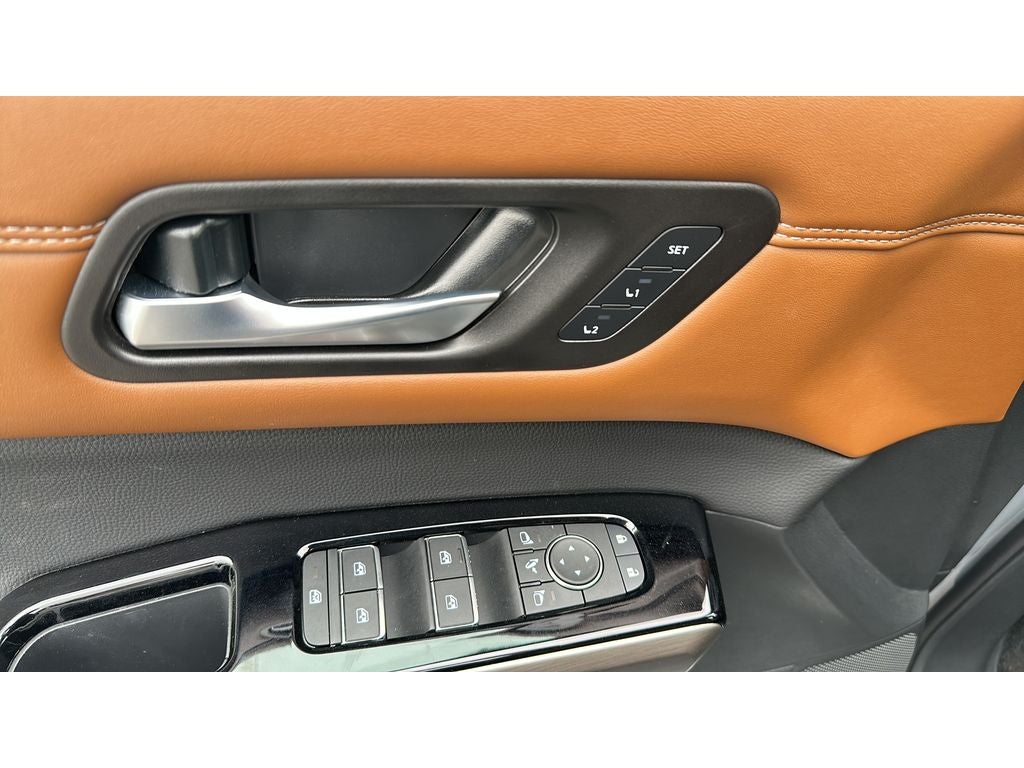 2025 Nissan Pathfinder Platinum 4WD