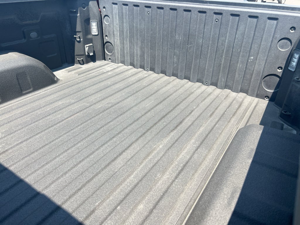 2023 Chevrolet Silverado 1500 4WD Crew Cab Short Bed High Country