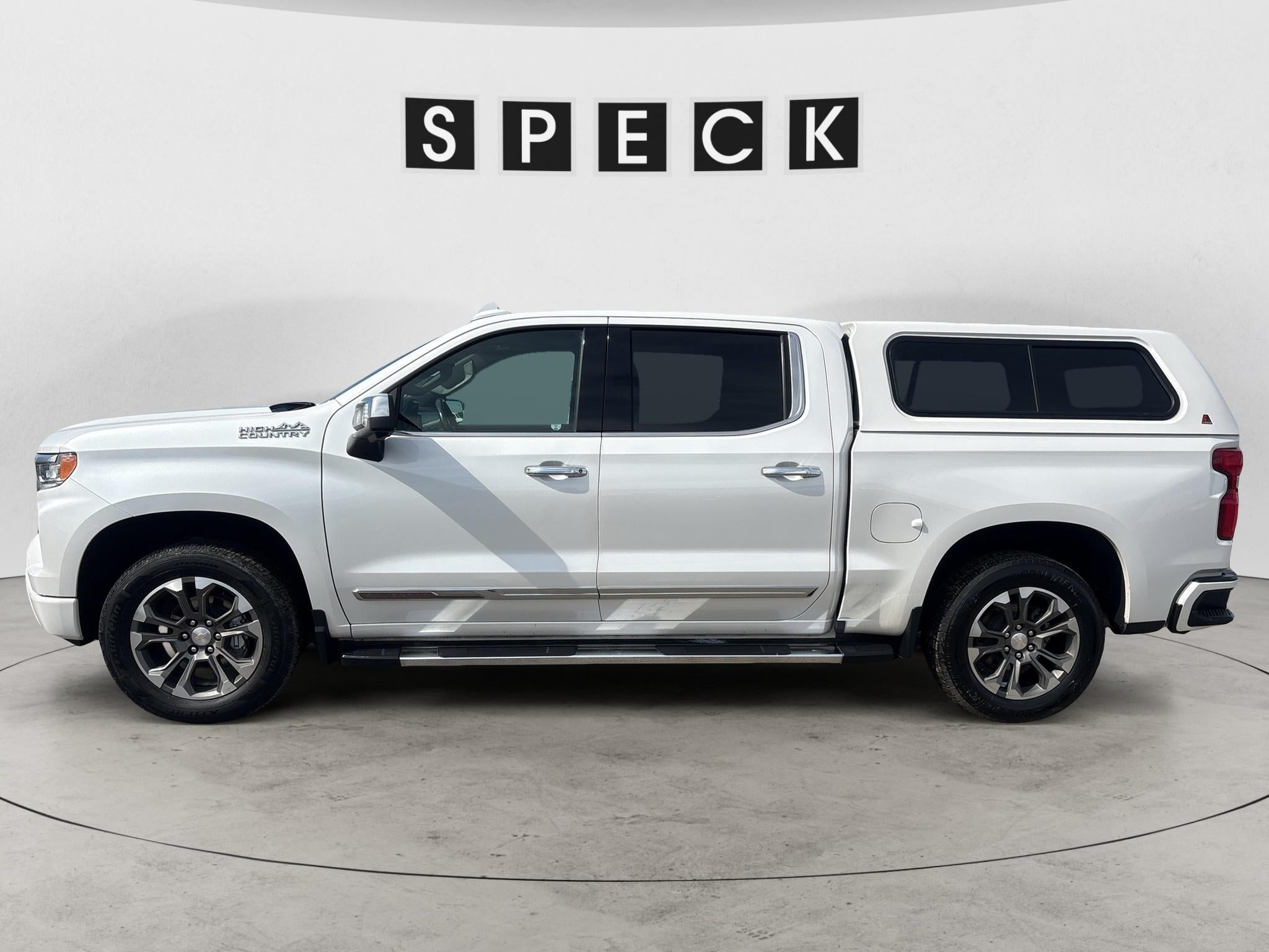2022 Chevrolet Silverado 1500 4WD Crew Cab Short Bed High Country