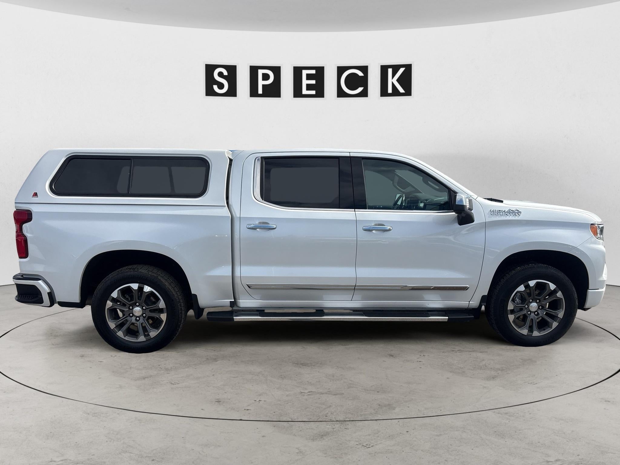 2022 Chevrolet Silverado 1500 4WD Crew Cab Short Bed High Country