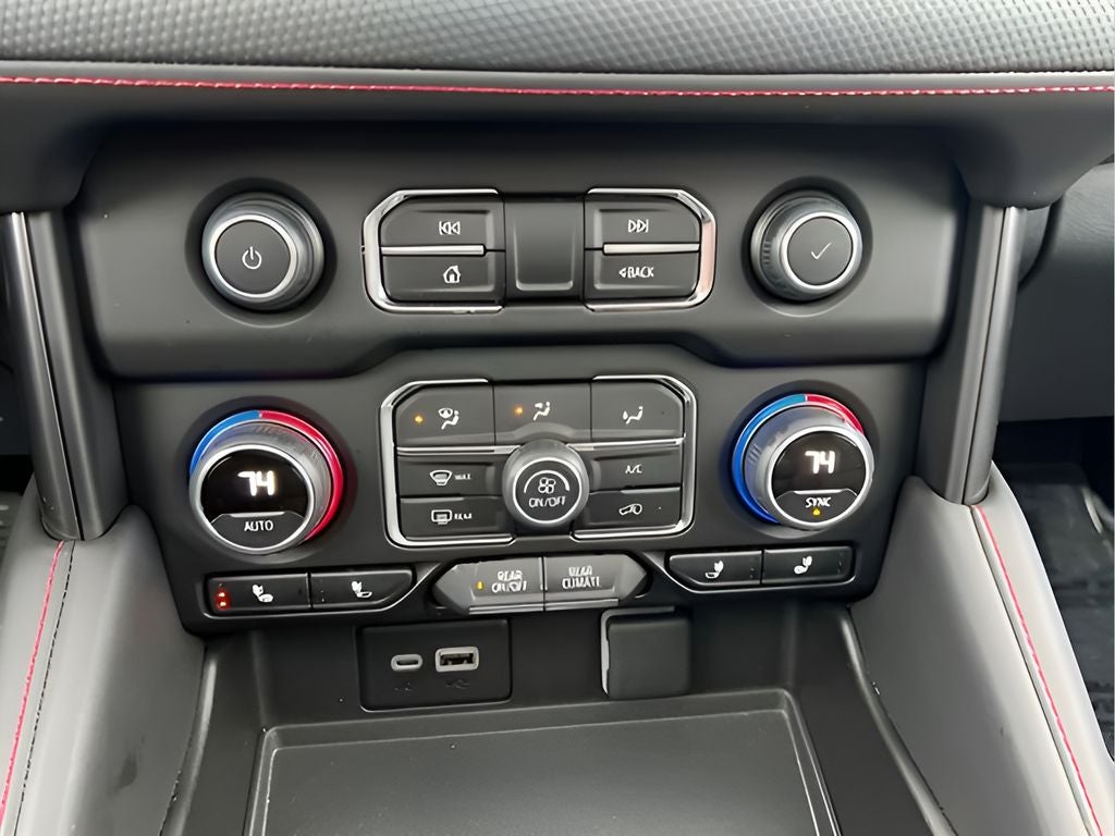 2024 Chevrolet Suburban 4WD RST