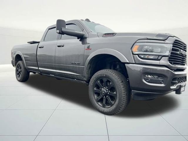 2022 RAM 3500 Laramie Crew Cab 4x4 8' Box