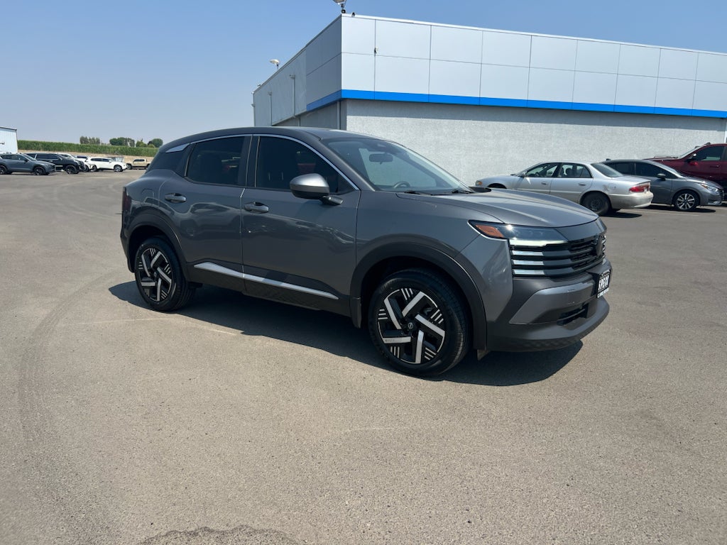 2025 Nissan Kicks SV FWD