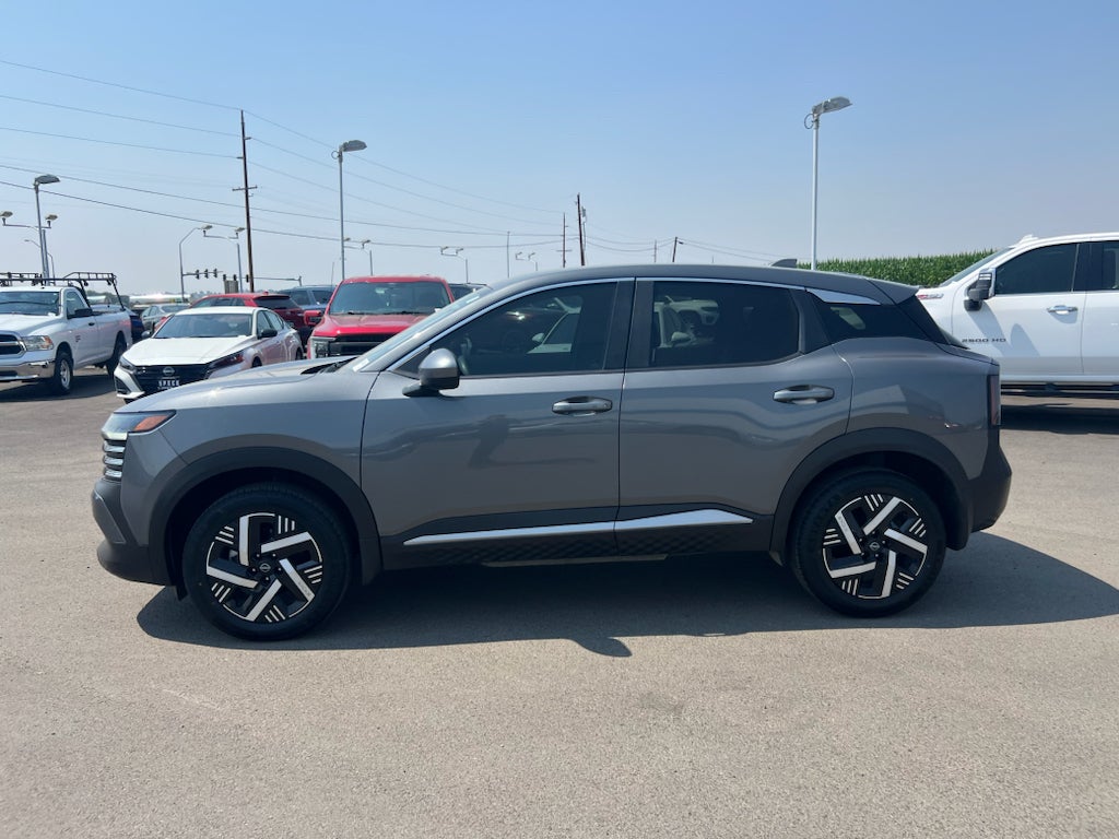 2025 Nissan Kicks SV FWD