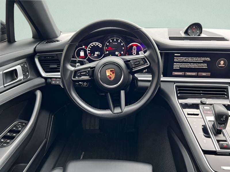 2023 Porsche Panamera 4