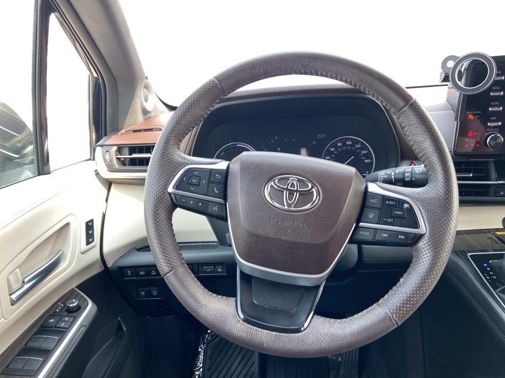 2023 Toyota Sienna Platinum