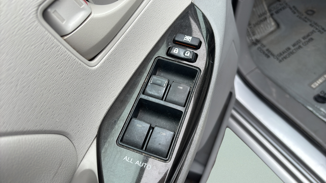 2014 Toyota Sienna LE 8 Passenger