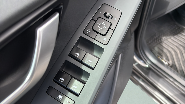 2023 Kia Niro LX