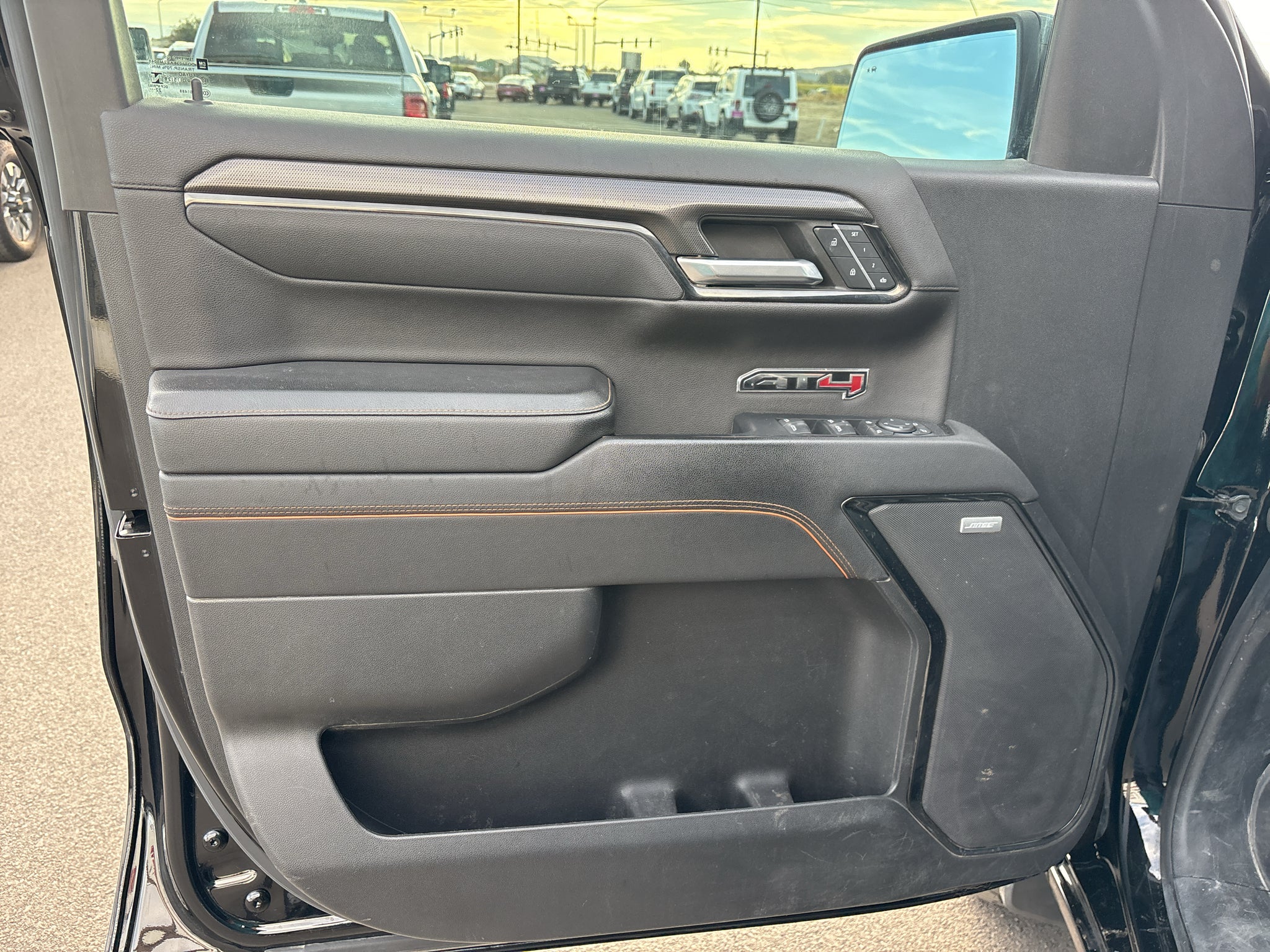 2023 GMC Sierra AT4