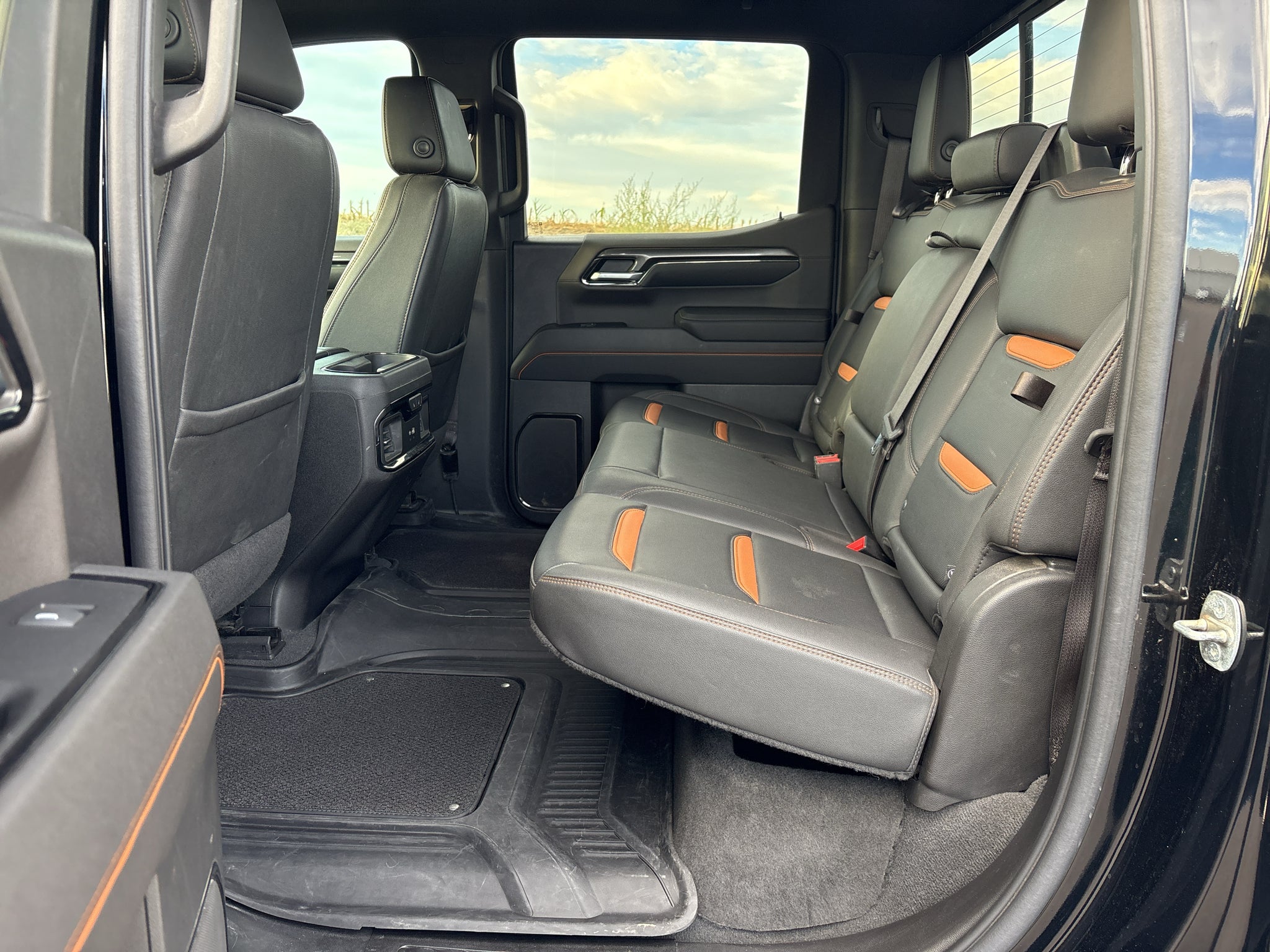 2023 GMC Sierra AT4