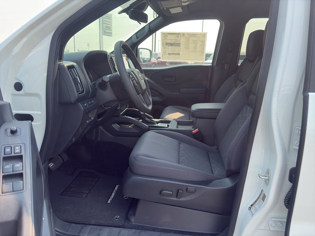 2026 Nissan Frontier Crew Cab SV