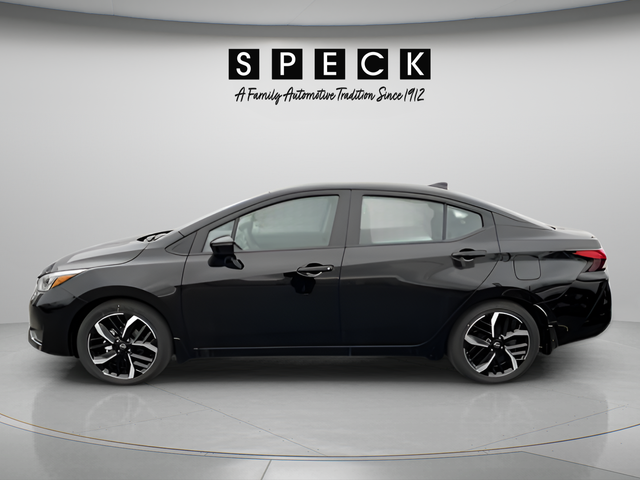 2025 Nissan Versa SR
