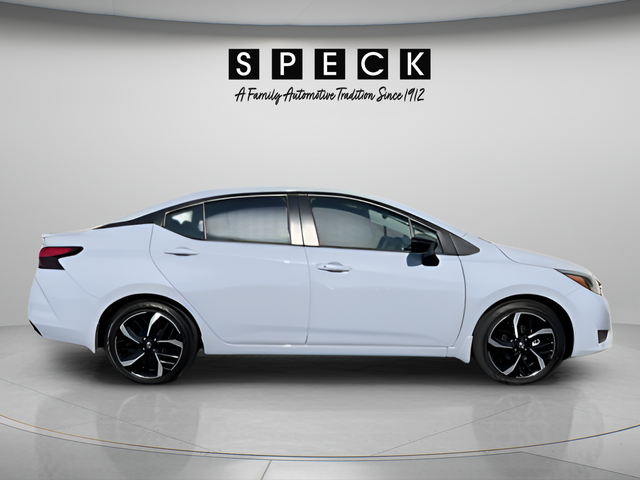 2025 Nissan Versa SR