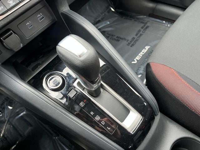 2025 Nissan Versa SR