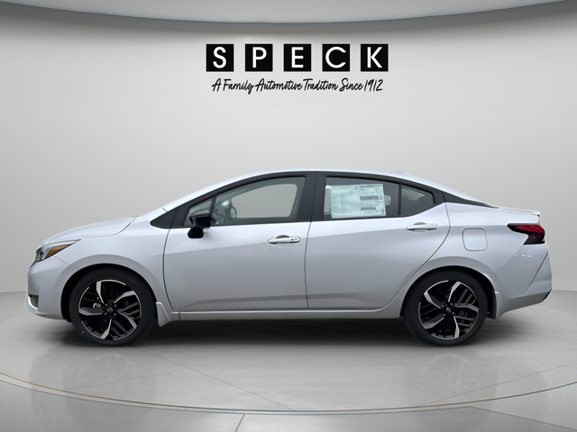 2025 Nissan Versa SR