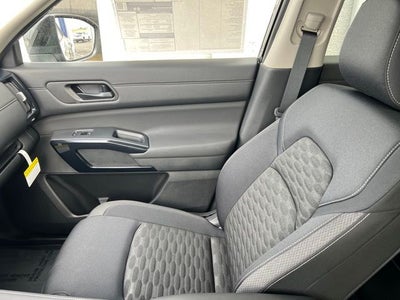 2025 Nissan Pathfinder S