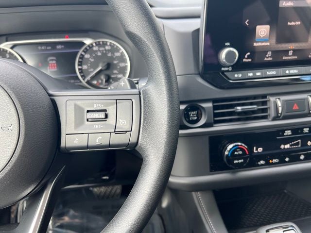 2025 Nissan Pathfinder S