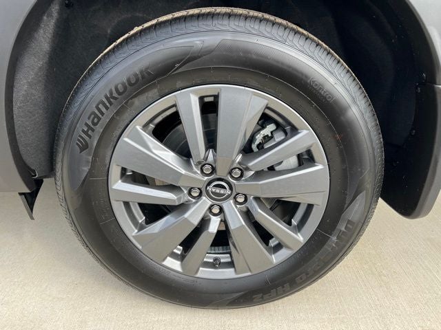 2025 Nissan Pathfinder S