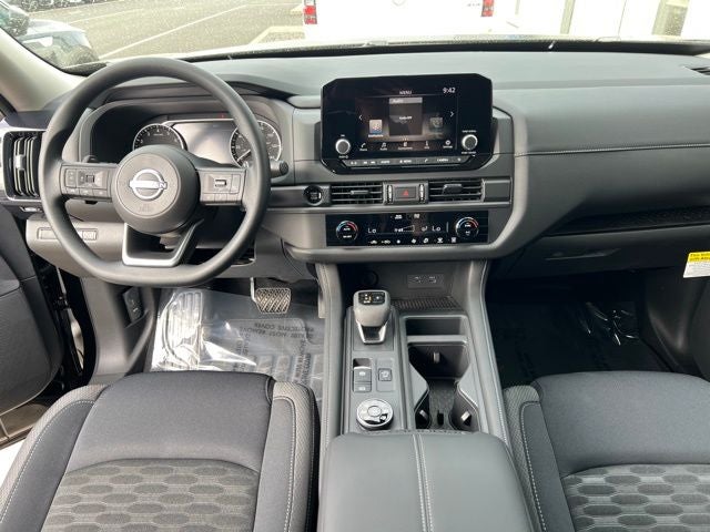 2025 Nissan Pathfinder S