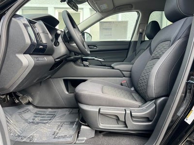 2025 Nissan Pathfinder S