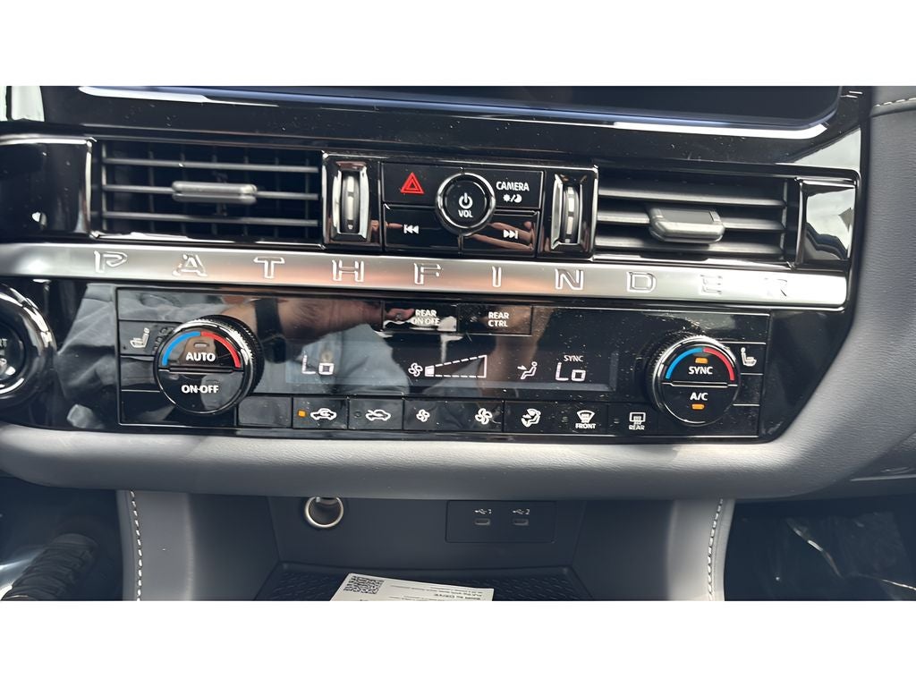 2026 Nissan Pathfinder SV