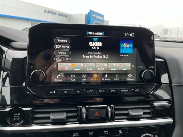 2025 Nissan Pathfinder SL