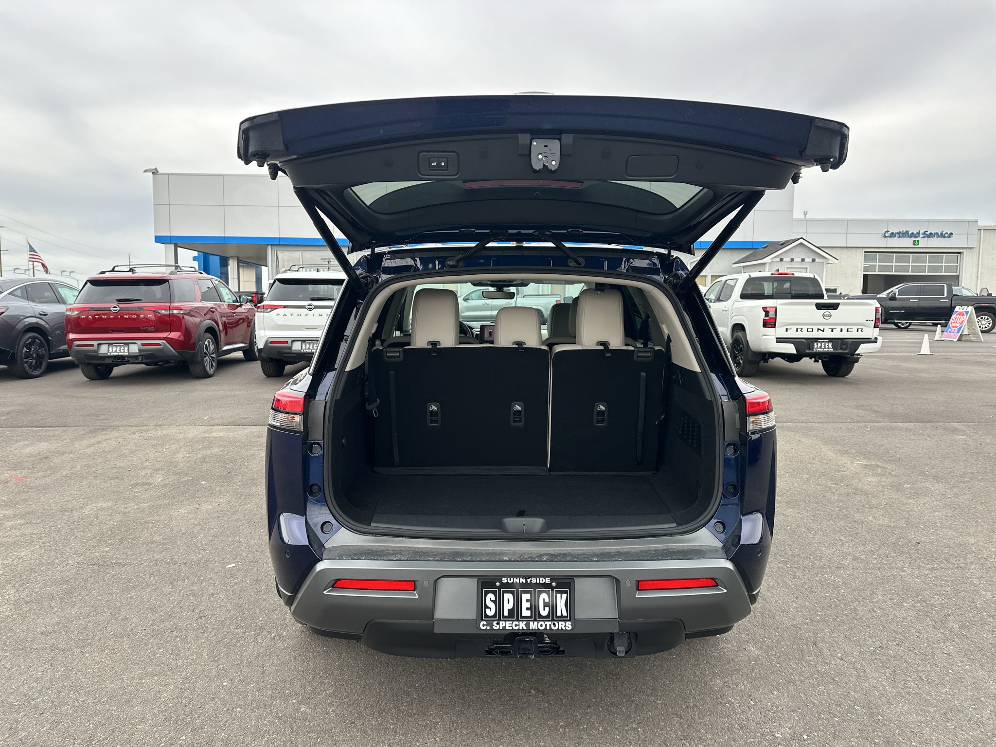 2026 Nissan Pathfinder SL