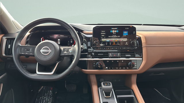 2025 Nissan Pathfinder Platinum