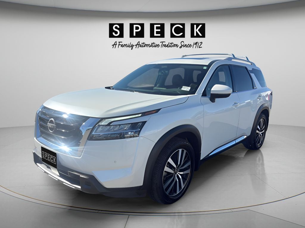 2024 Nissan Pathfinder Platinum 4WD's photo